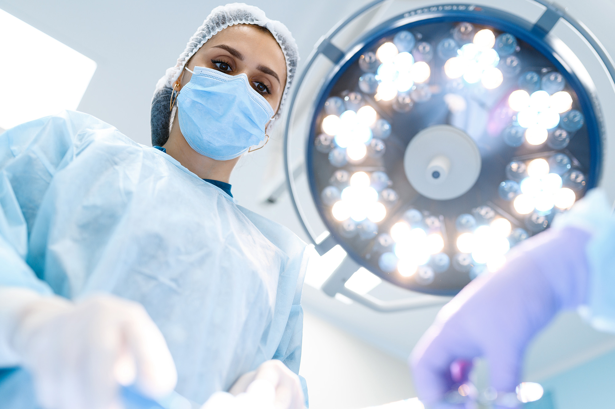 female surgeon and assistant professional surgery QPKUWKF 1 - Oligo Pools in Dental Applications